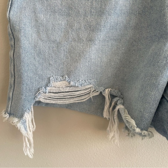 Cello Women's Distressed Cut Off Denim Shorts Size Large - Picture 6 of 13